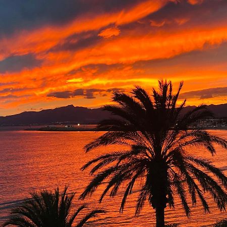 Апартаменты Marbella Камбрильс Экстерьер фото
